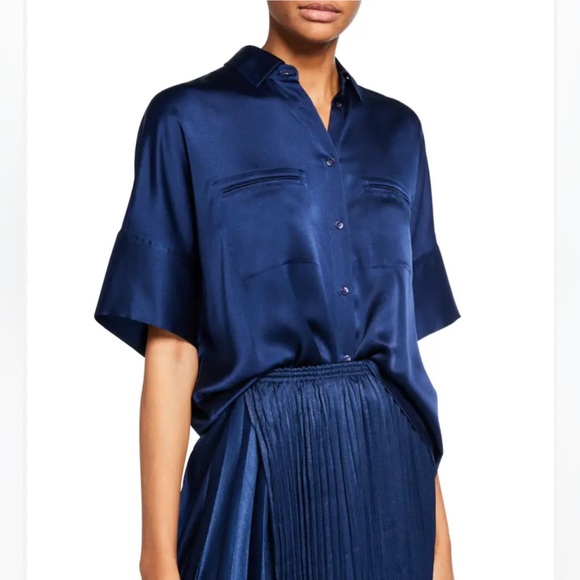 Vince Silk Shirt Sleeve Blouse in navy, size M - Picture 1 of 8